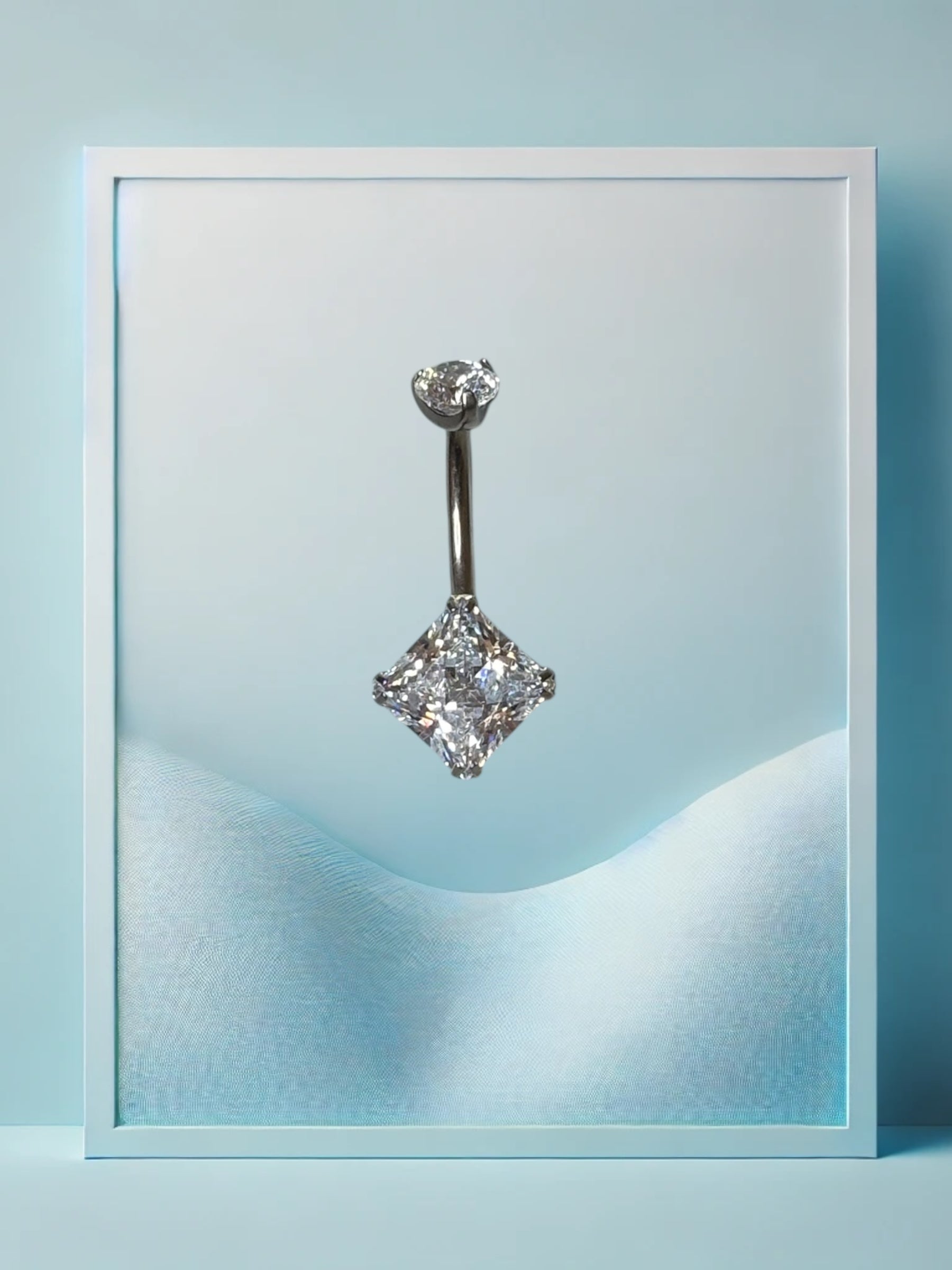 Femme Fatale Bauchpiercing Titan